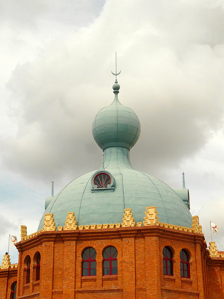 Cupola arenei de corida in Lisabona