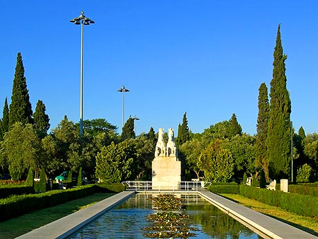 Gradina mănăstirii Jeronimos Lisabona Portugalia foto