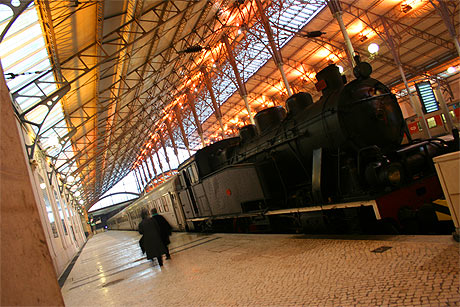 Tren in Rossio Lisabona